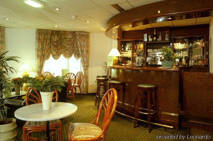 Hotel Median Roissy Cdg Aeroport Goussainville  Restaurant foto