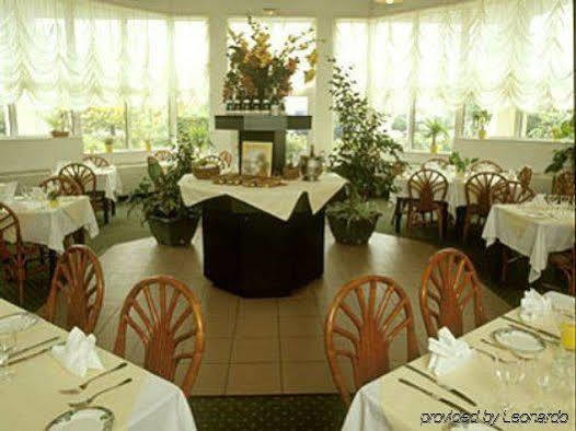 Hotel Median Roissy Cdg Aeroport Goussainville  Restaurant foto